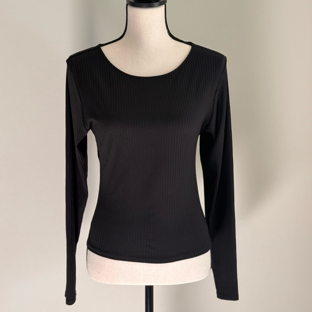 Victoria's Secret (Victorias Sport)Black Fitted Long Sleeve Blouse
